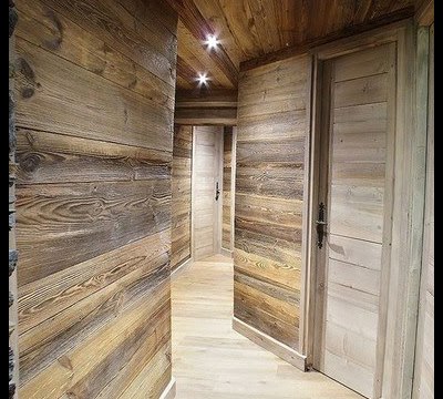 RECLAIMED WOOD