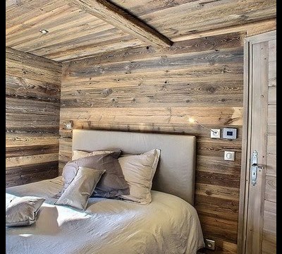 RECLAIMED WOOD