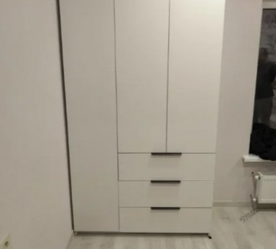 Шкаф распашной